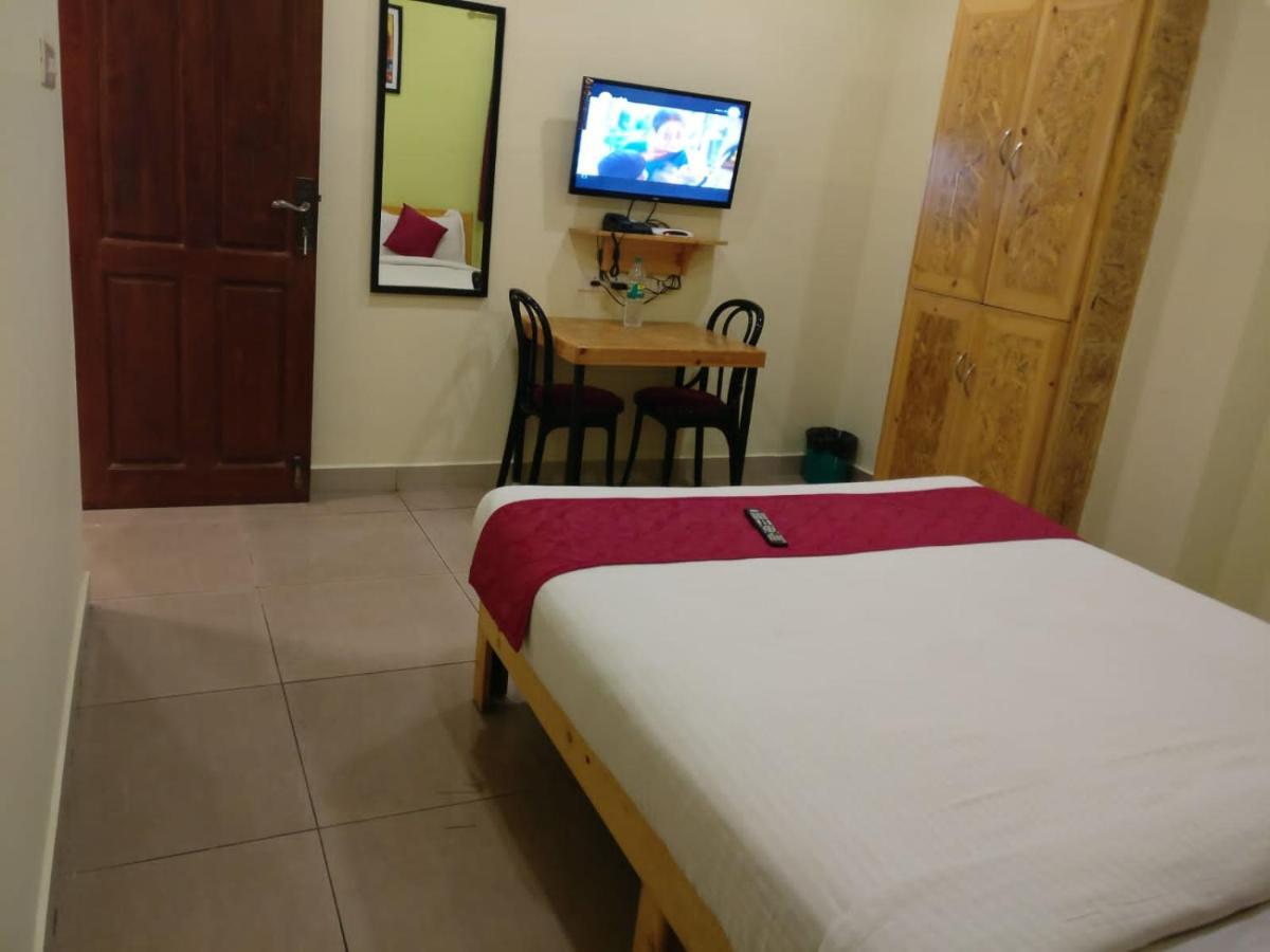 Chaplin Hotel Puducherry Exterior foto