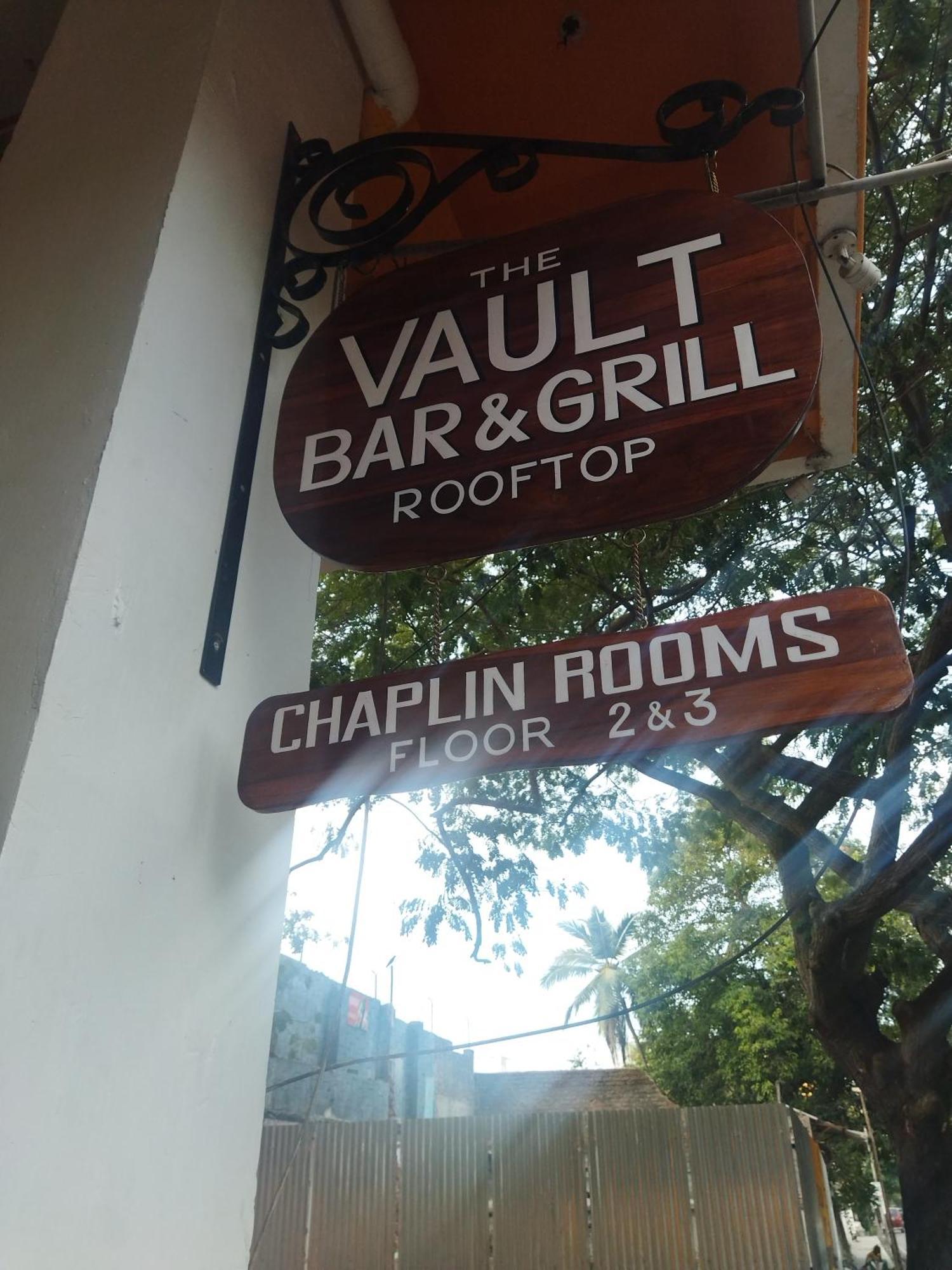 Chaplin Hotel Puducherry Exterior foto