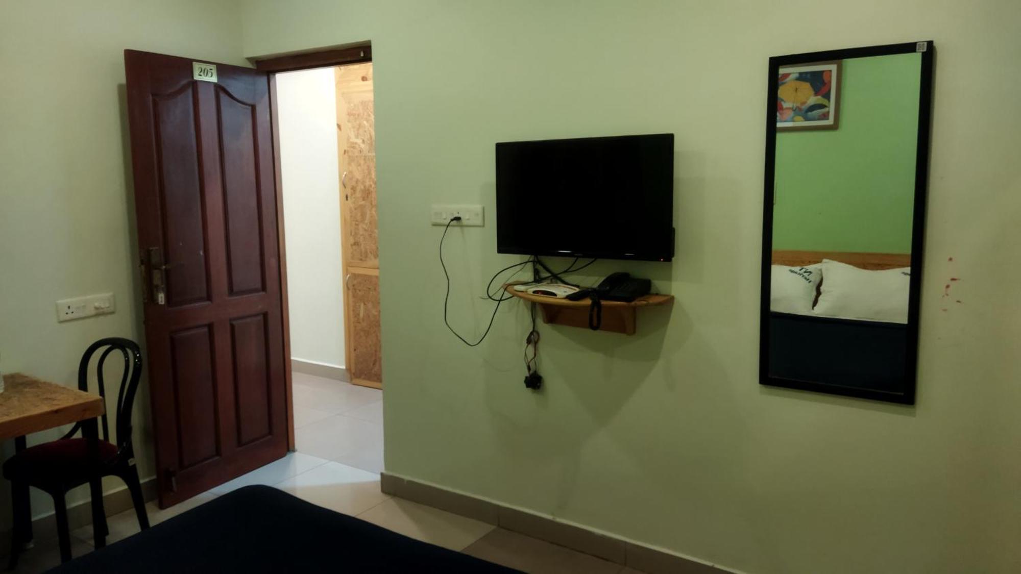Chaplin Hotel Puducherry Exterior foto
