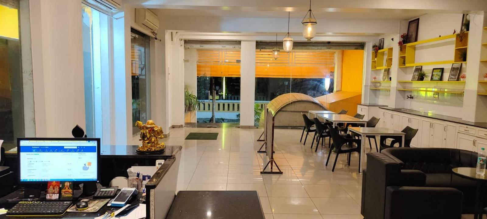 Chaplin Hotel Puducherry Exterior foto